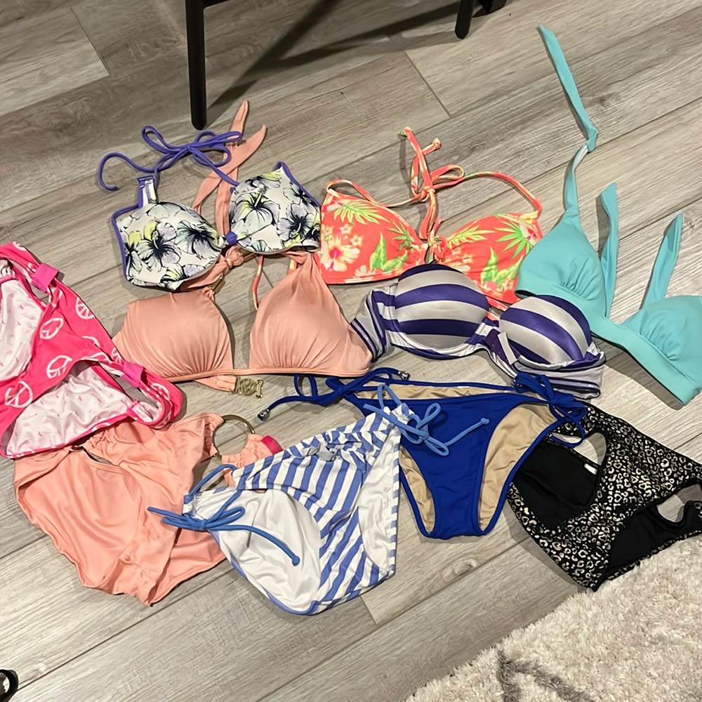5 tops, 5 bottoms. Mismatched